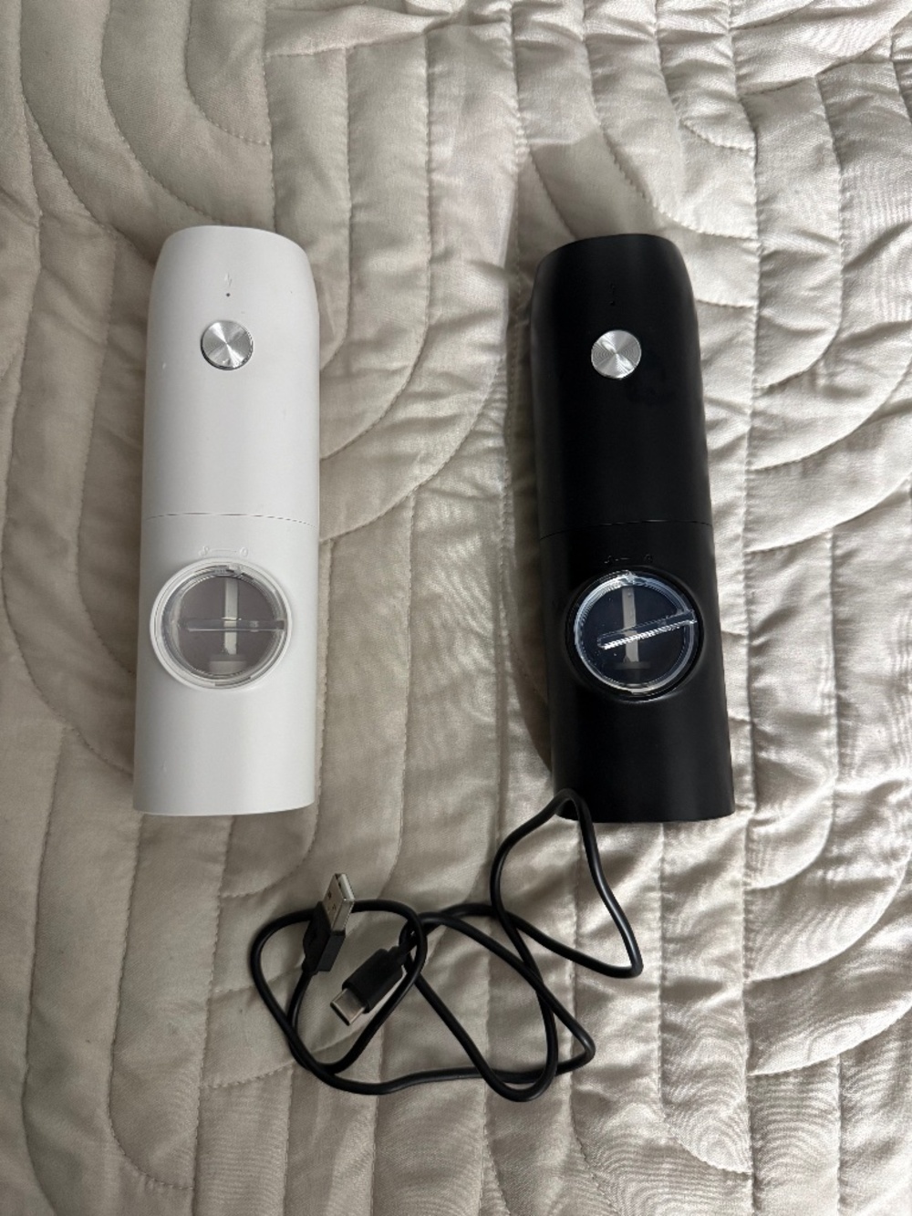 New electric salt pepper shakers